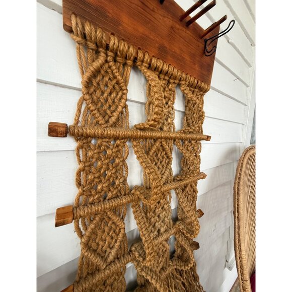 Vintage 1970s Boho Wood Jute Macarame' Wall Hanging With Hooks - Picture 4 of 16